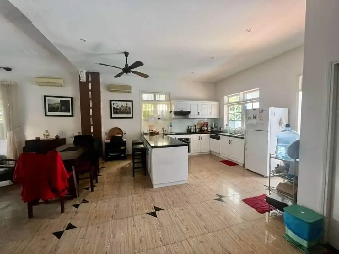 Bán villa hồ bơi ngay sát chợ Bắc Mỹ An, giá rẻ bằng đất kiệt