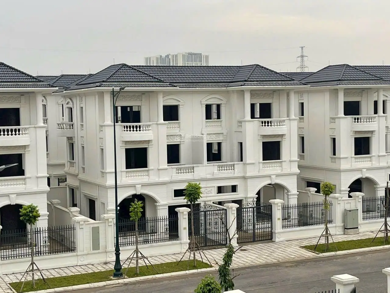Quỹ căn chuyển nhượng giá tốt nhất 200 - 500m2 từ 70 - 120tr/m2 - đã bàn giao, sẵn HĐMB sang tên