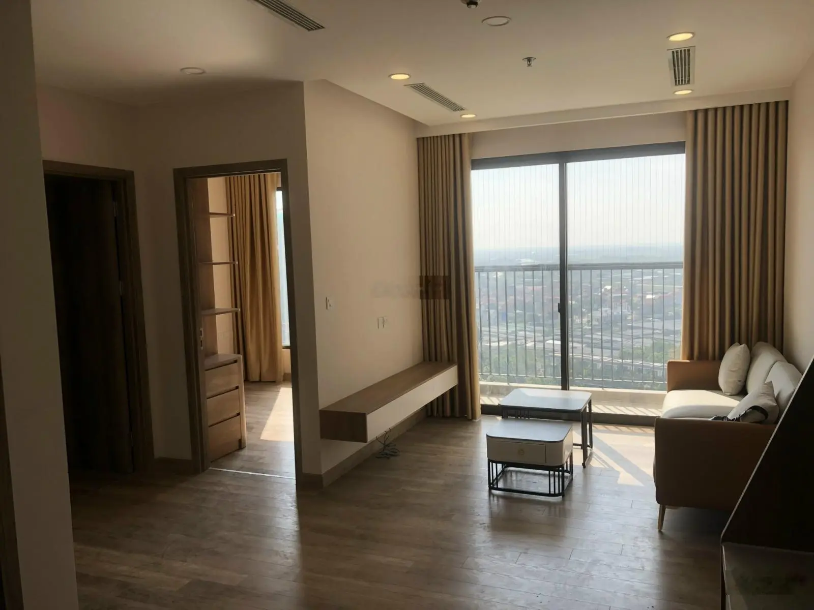 Bán cắt lỗ nhanh căn 2PN + 1 2VS 65m2 giá 2.1 tỷ tầng trung căn góc nhà mới tại Westbay Ecopark