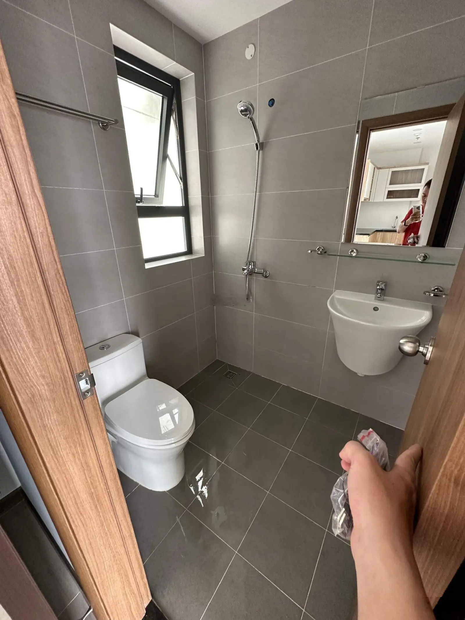 Siêu hot, Bcons Plaza 48m2, 2PN đẹp như căn góc mà giá rẻ hơn gần 200tr, chỉ 1 tỷ 670 bao thuế phí