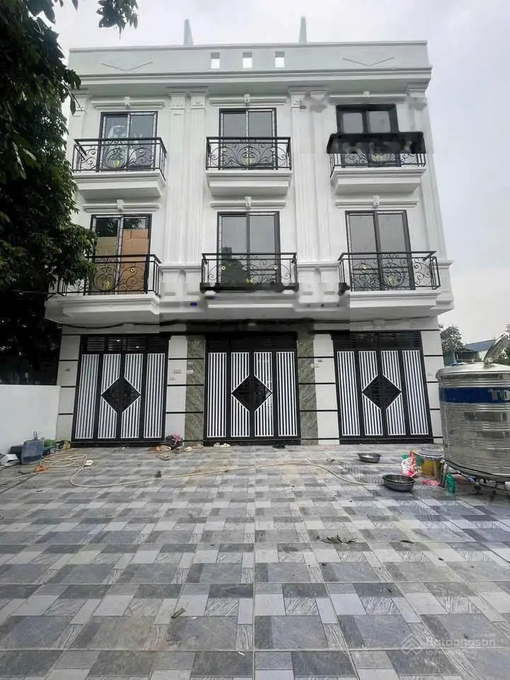 Bán căn 65m2, 4 tầng thiết kế cực đẹp. Ở luôn. Có sân riêng rộng 5m. Gần trục đường chính Đại Thành