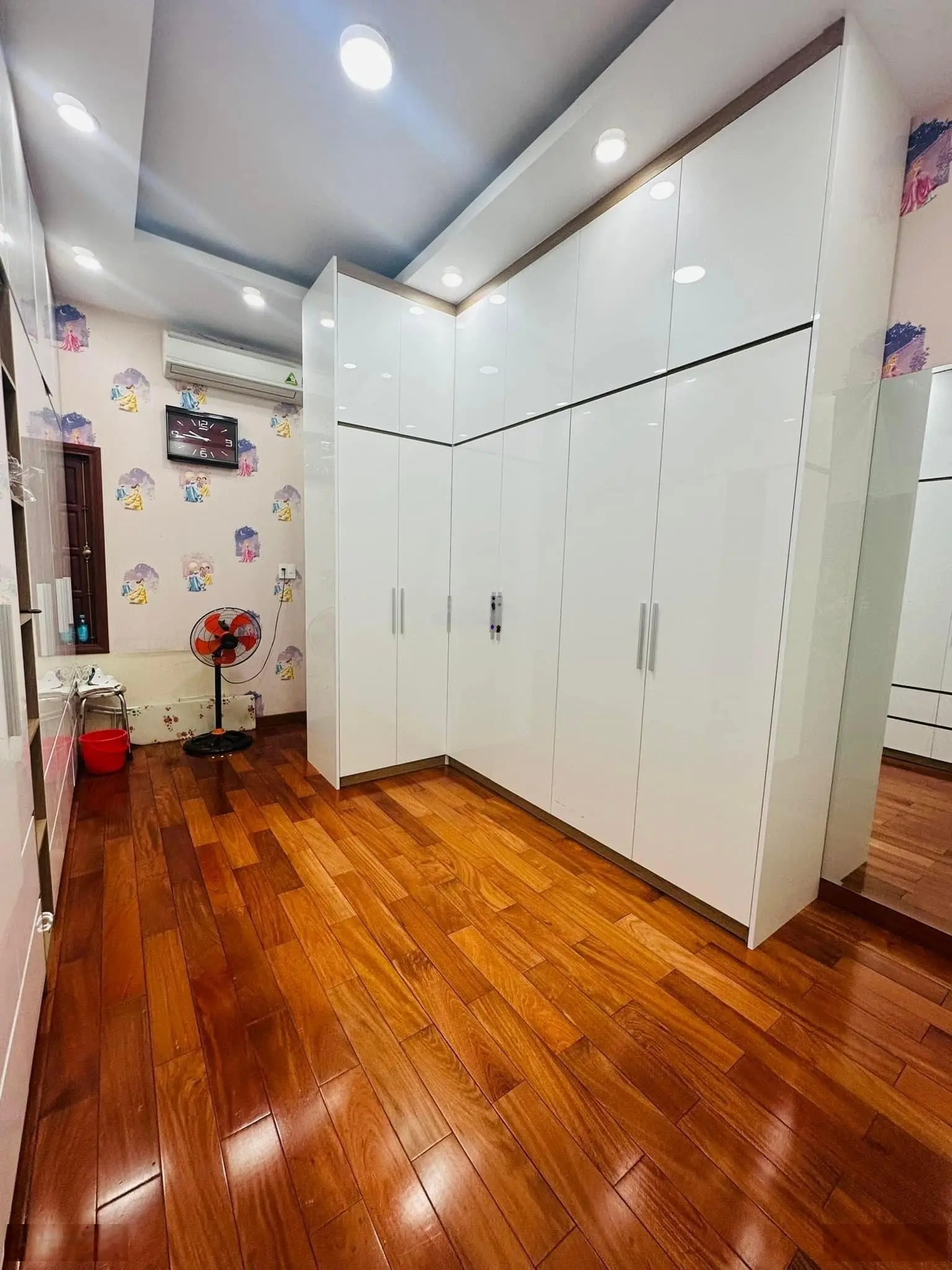 MẶT TIỀN KINH DOANH SIÊU ĐỈNH-186M2(5x38)-4TẦNG-NGÃ TƯ BẢY HIỀN- TÂN BÌNH- GIẢM SỐC 9TỶ