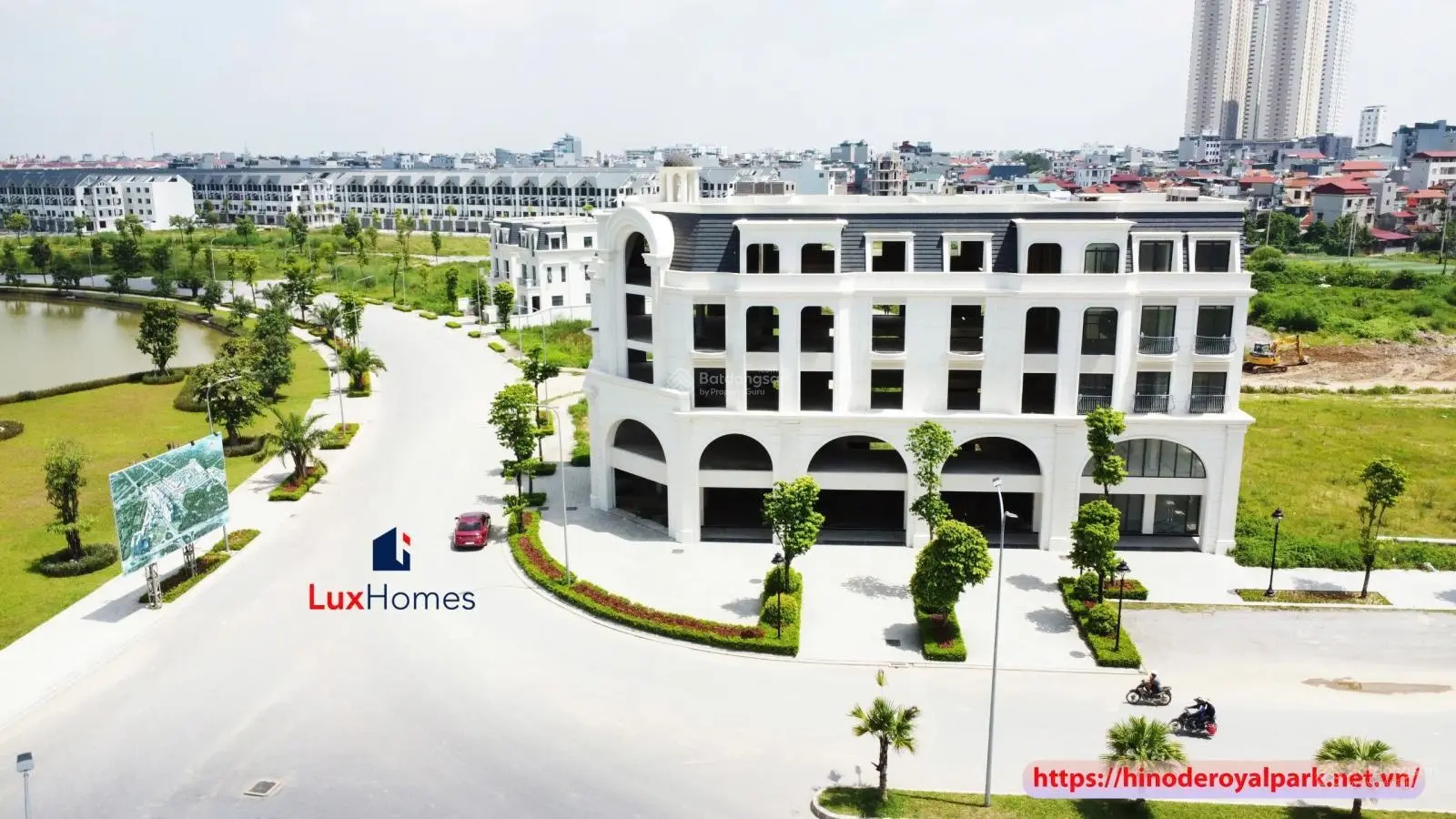 Chính chủ cần bán gấp căn Lk15 đường 17m, view Biệt thự, gần hồ, DT 100m2, giá 16 tỉ lh 0981 738 ***