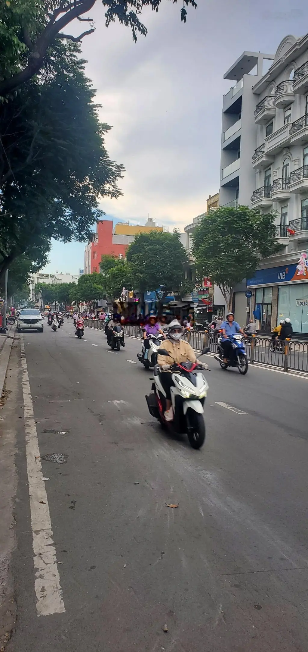 Bán nhà Ung Văn Khiêm phường 25 Bình Thạnh 160m2 ngang 8m hẻm 6m ô tô tránh giá nhỉnh hơn 21 tỷ