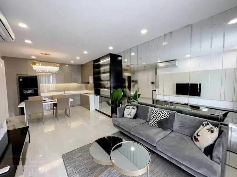 Chính chủ bán gấp CHCC Oriental Plaza, Nhà đẹp,DT:106m2 3PN2WC, SỔ, giá 4tỷ1, LH: 0898 523 *** Như Ý