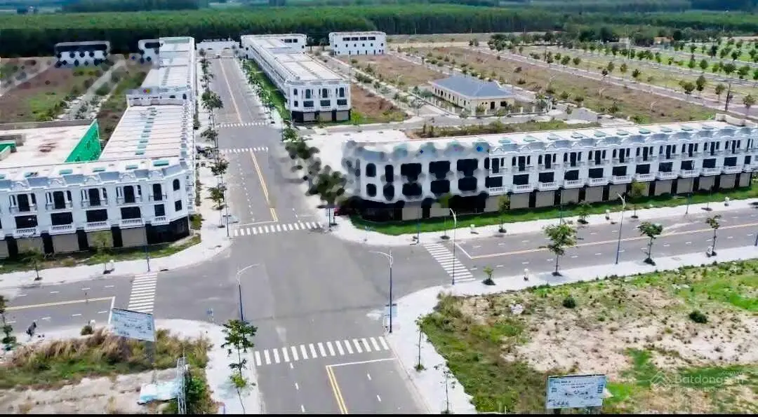 Kẹt tiền bán gấp lô đất 100m2 - giá 900tr/nền - sổ sẵn - công chứng ngay