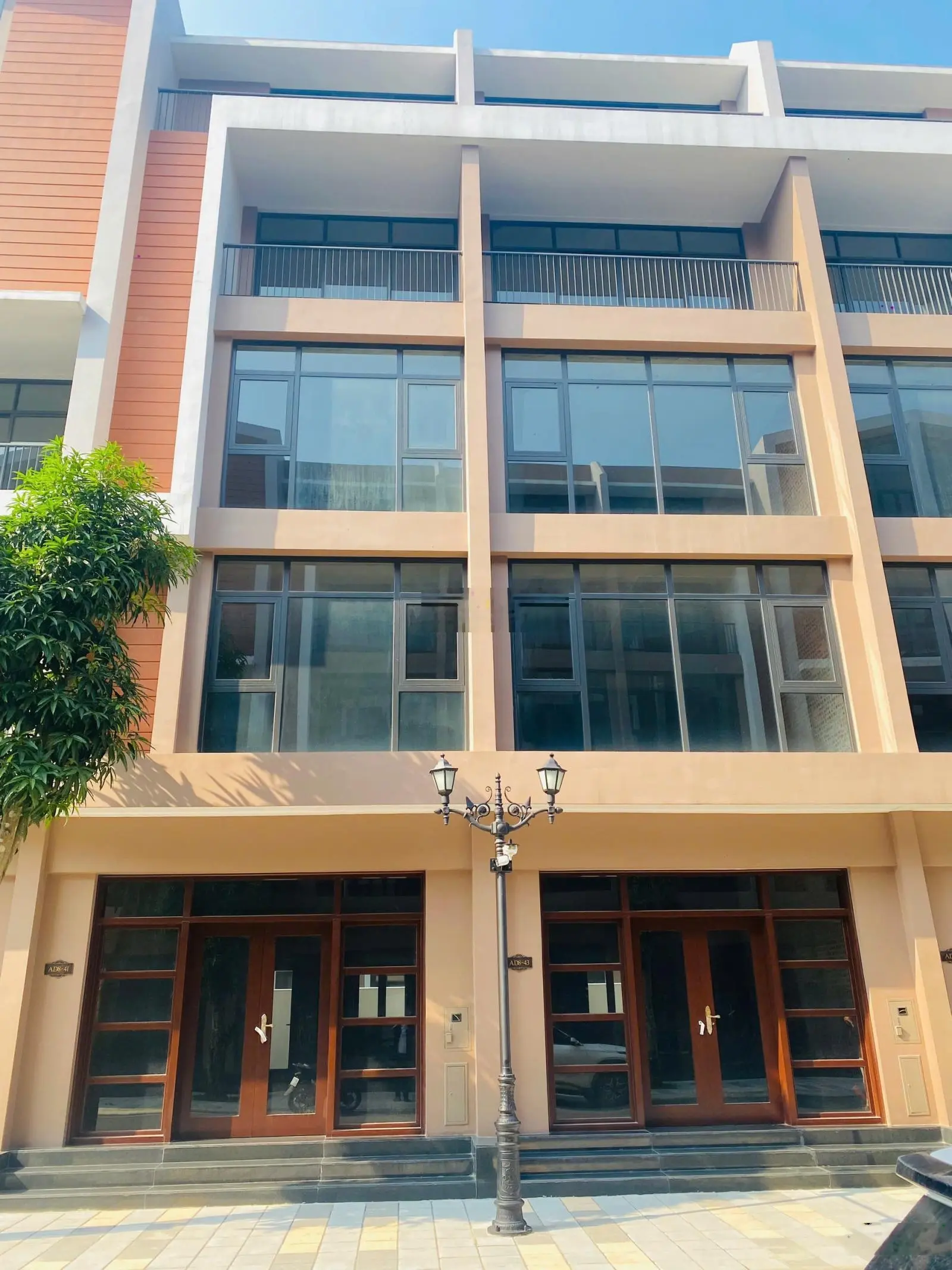 Căn ad 2x , dt 54m2 hướng đb xây 5 tầng, đường 13.5m2 giá vay 8,4 tỷ, vốn tự có chỉ 2,5 tỷ sẵn nhà