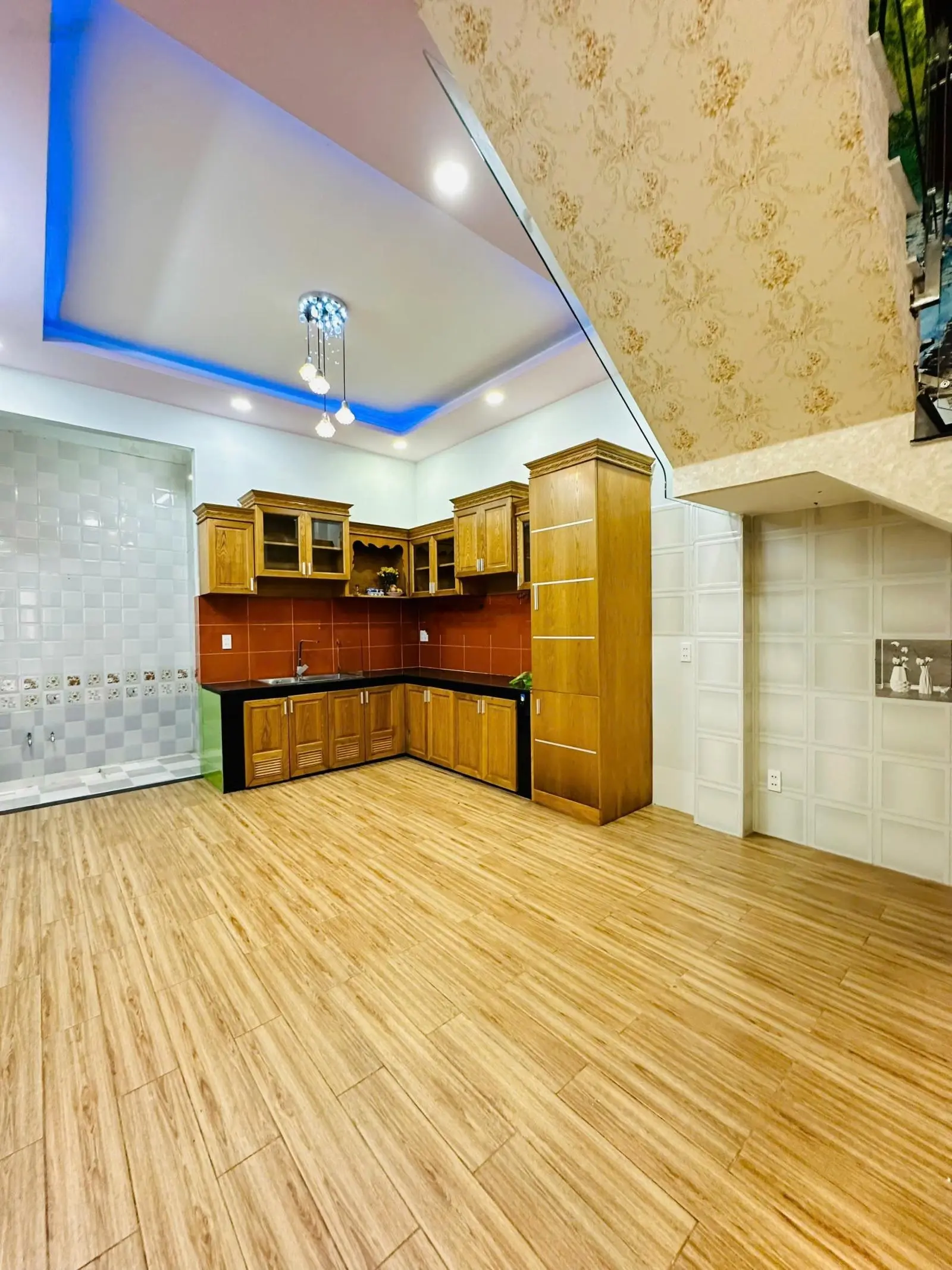 * Bán nhà hẻm 111// Phạm Văn Chiêu, P. 14. DT: 4x15m. Giá: 6,9 tỷ