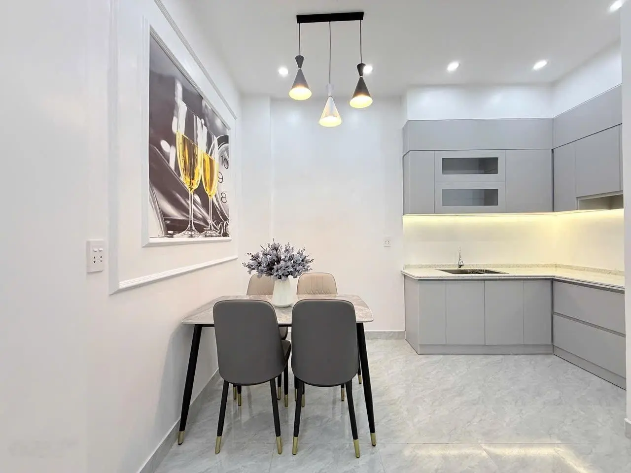 Bán nhà phố Đình Đông siêu đẹp về ở ngay