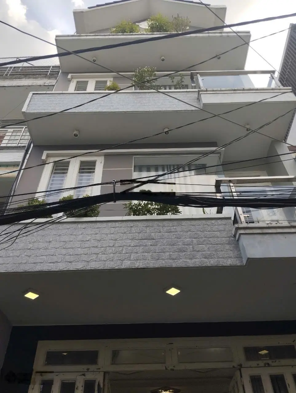 Bán nhà Đối Diện Đầm Sen - 80m2 - hẻm nhựa 5m , 3 tầng ngang lớn 5m sổ riêng - 7 tỷ 5
