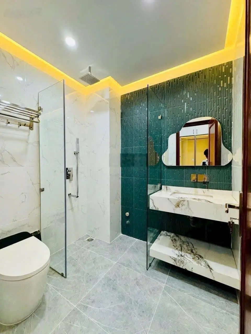 Nhà mặt tiền 5 tầng 7PN 8WC thang máy 4x21m Thống Nhất P16 Gò Vấp