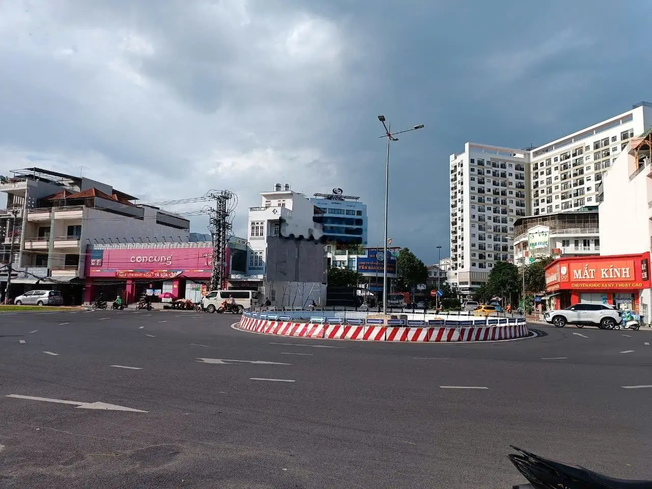 Nhà 3,5 tầng Kinh Doanh đường lớn 23/10