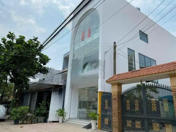 Nhà 3 lầu cần bán gấp - ngộp ơi là ngộp