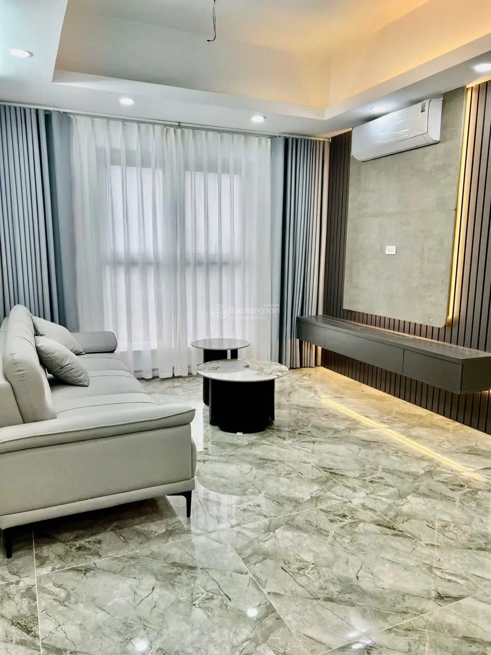 Chính chủ cần bán gấp căn hộ ct7 dương nội dt 81m2 full nội thất đẹp giá 3 tỷ xy