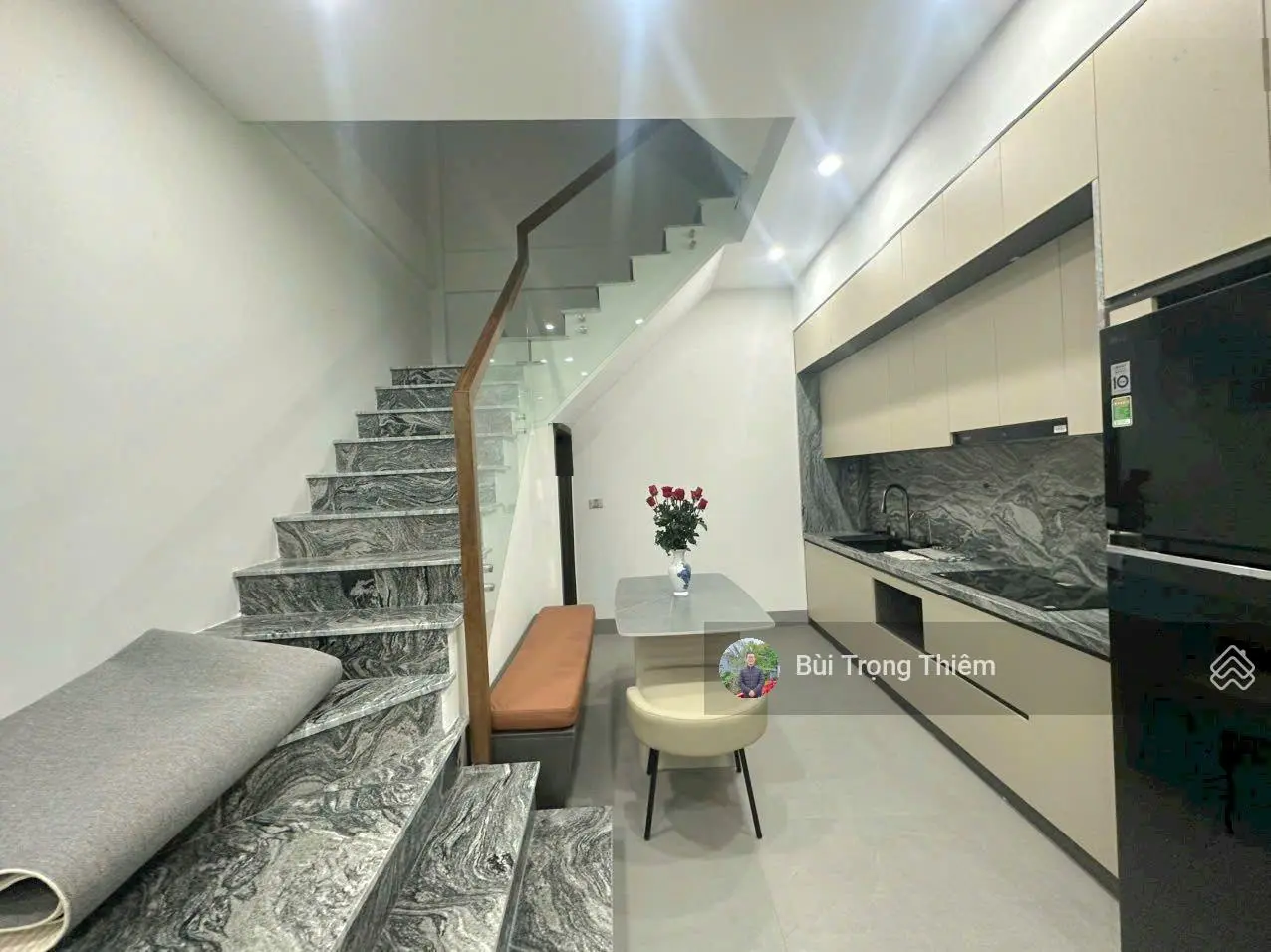 Bán nhà đối diện TTTM Aeon Long Biên, Full nội thất gần 40m2 giá 5.8 tỷ