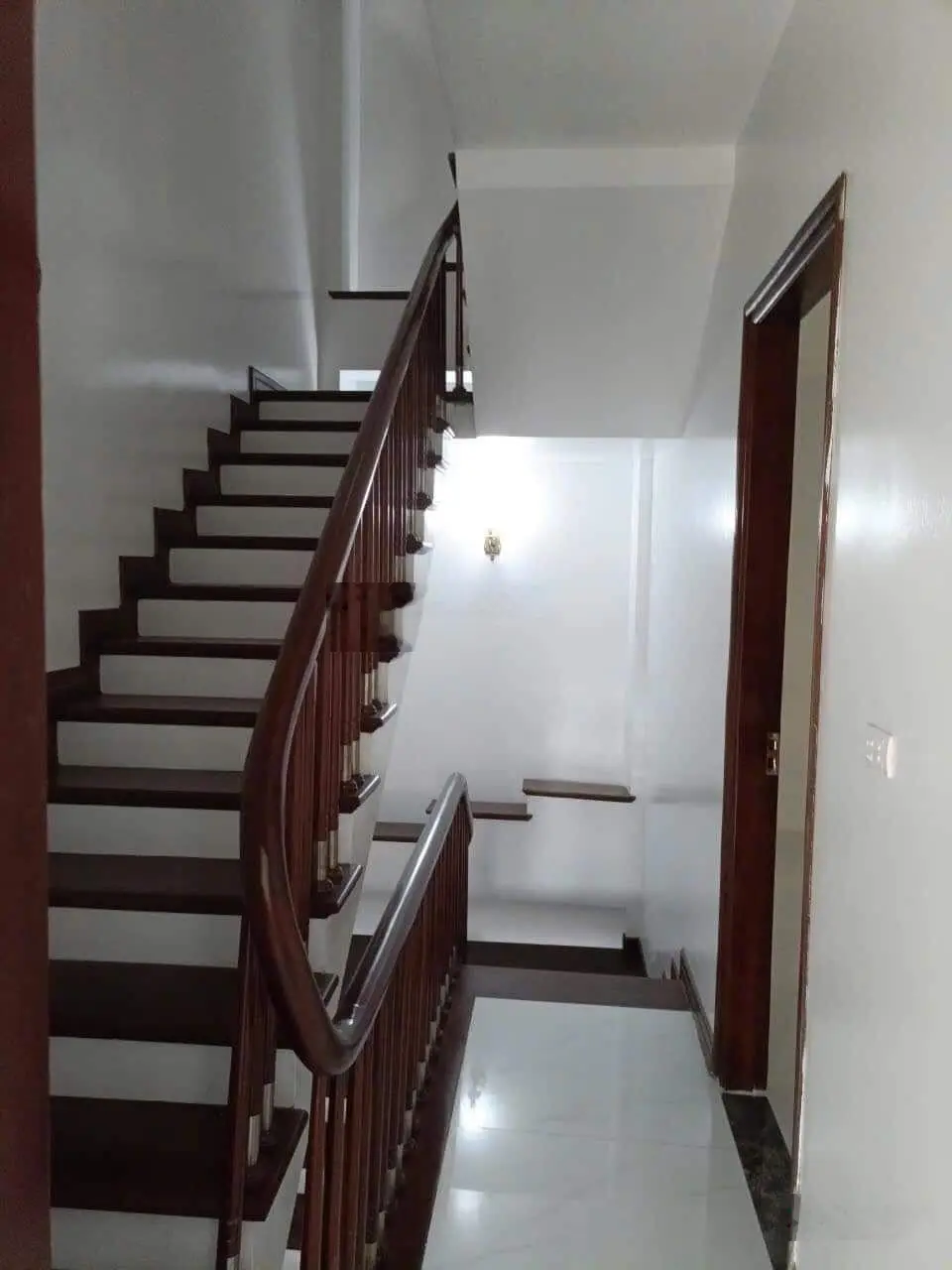 Bán Gấp nhà siêu hiếm cực víp Cầu Diễn, 68m2 x 5 tầng lô góc ô tô tránh kinh doanh sầm uất