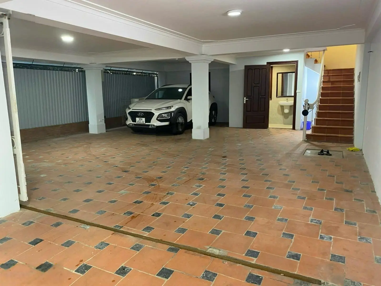 Bán nhà 120m2 5T ô tô tránh MT 6m view hồ 3 thoáng quận Tây Hồ 44 tỷ Tô Ngọc Vân