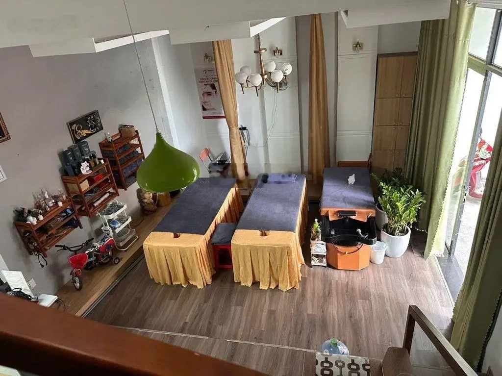 Chủ cần sang ngượng nhà 3 tầng kinh doanh giáp điện biên phủ, ô tô đậu đỗ trước nhà .