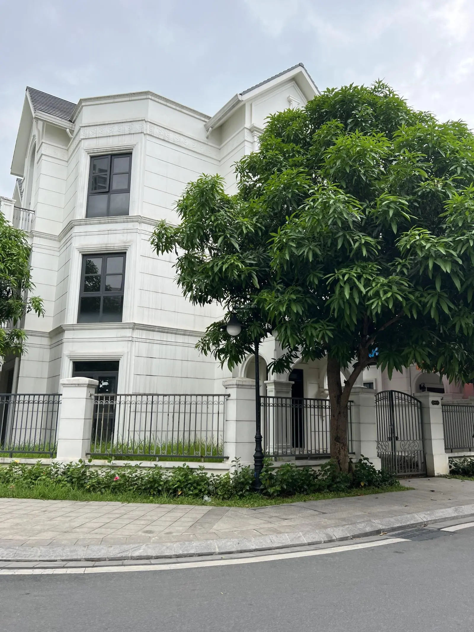 BÁN ĐƠN LẬP GÓC GIÁ RẺ NHẤT DỰ ÁN DT 224m2, CHỈ 45 TỶ PHÂN KHU SAN HÔ LH 0934 663 ***