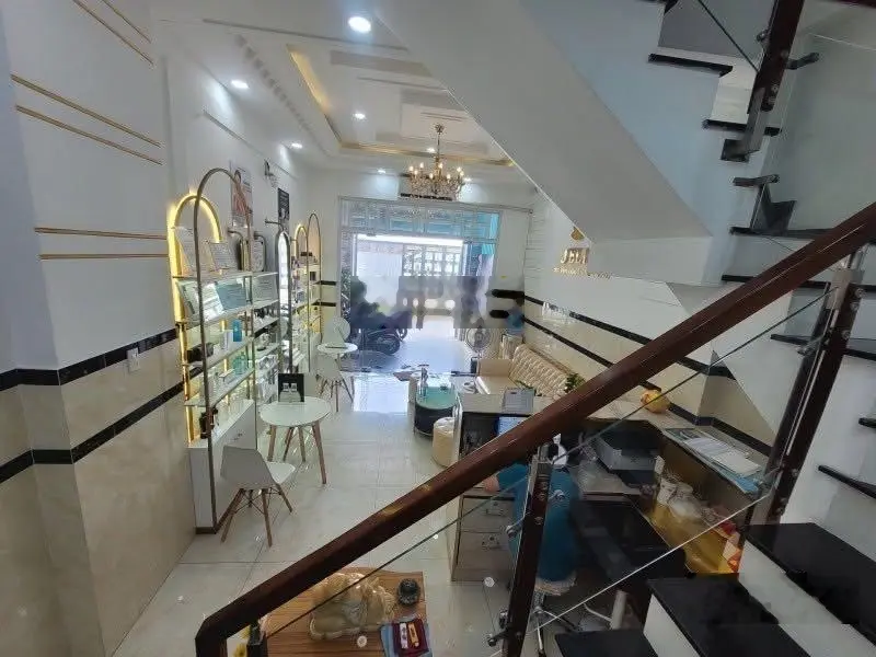 Mặt tiền đường hẻm 606 QL 13, Hiệp Bình Phước, TP Thủ Đức. Kế bên KDC Hồng Long. 64m2, giá 7.3 tỷ