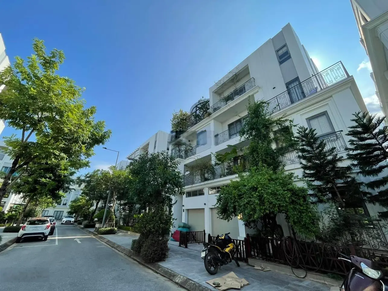 Bán căn biệt thự The Manor Central Park 202m2 sổ đỏ đầy đủ nội thất giá 69,5 tỷ có thương lượng