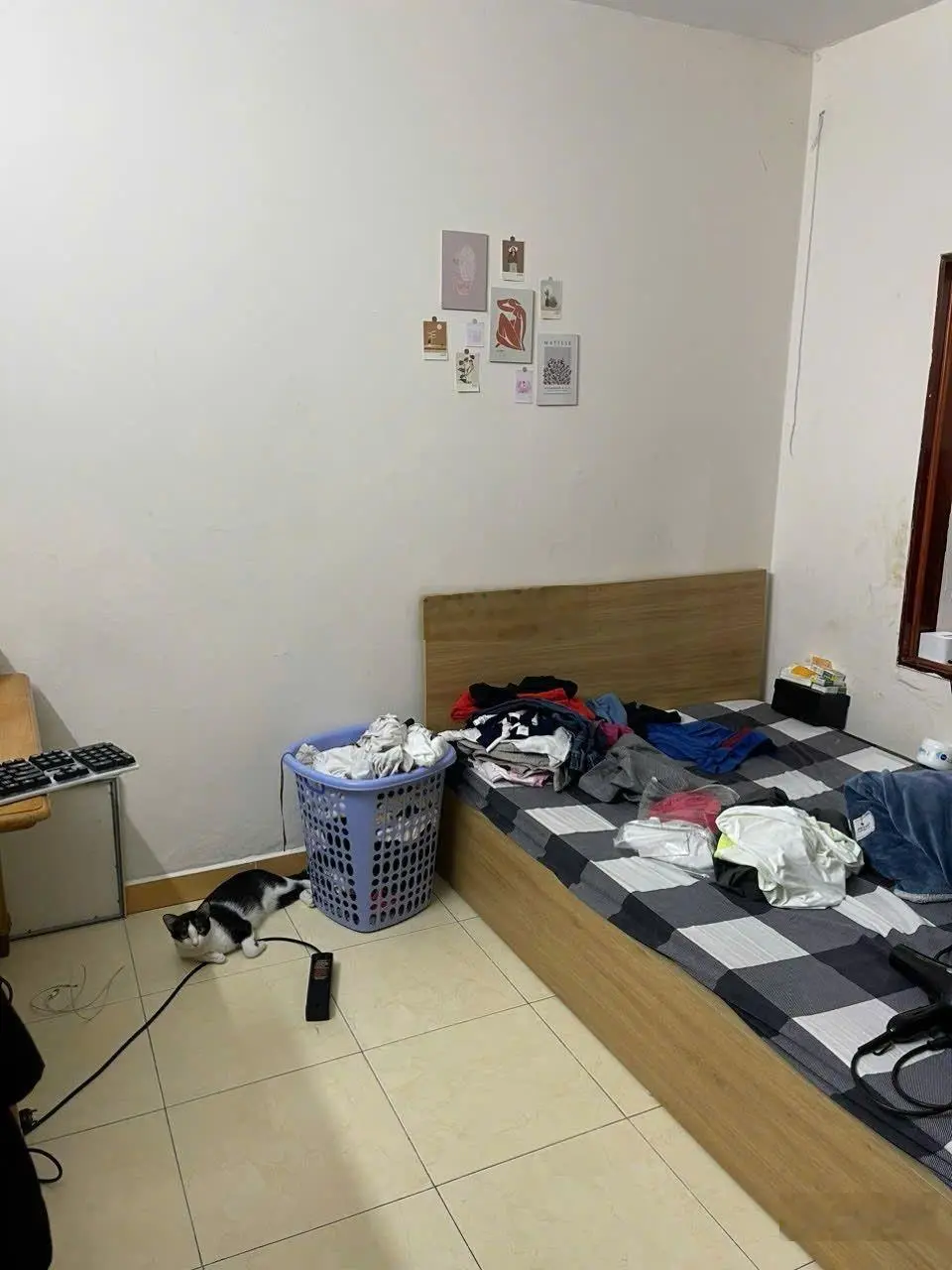 Chính chủ cần bán tập thể tầng 4 nhà D7 Phương Mai sổ đỏ 39.8m2 thực tế 77m2 có 03PN, 02 VS 3.3 tỷ