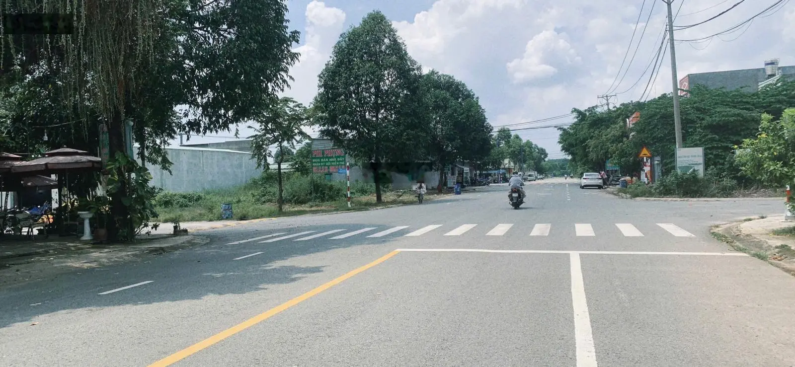 chính chủ bán gấp lô đất L43 đường nhựa 30m, dân cư đông đúc đường thông chợ
