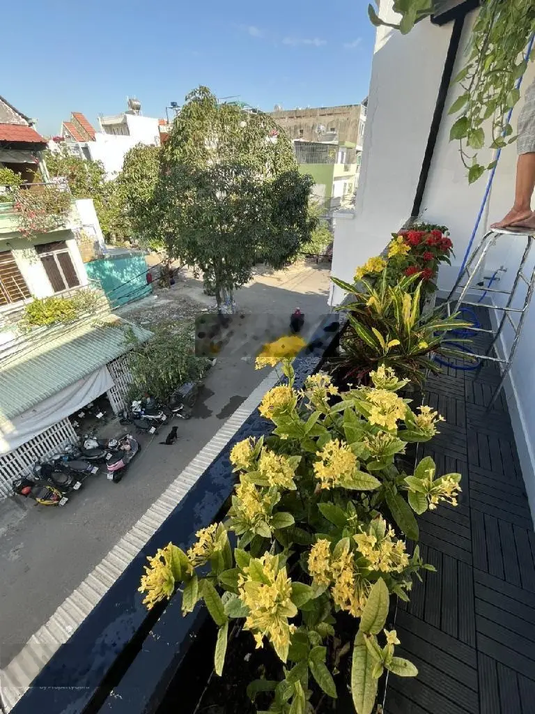 Bán gấp nhà gần Quận 8, Bình Hưng, hẻm xe tải, xe hơi đậu cửa, 3 tầng đúc, nhỉnh 4 tỷ