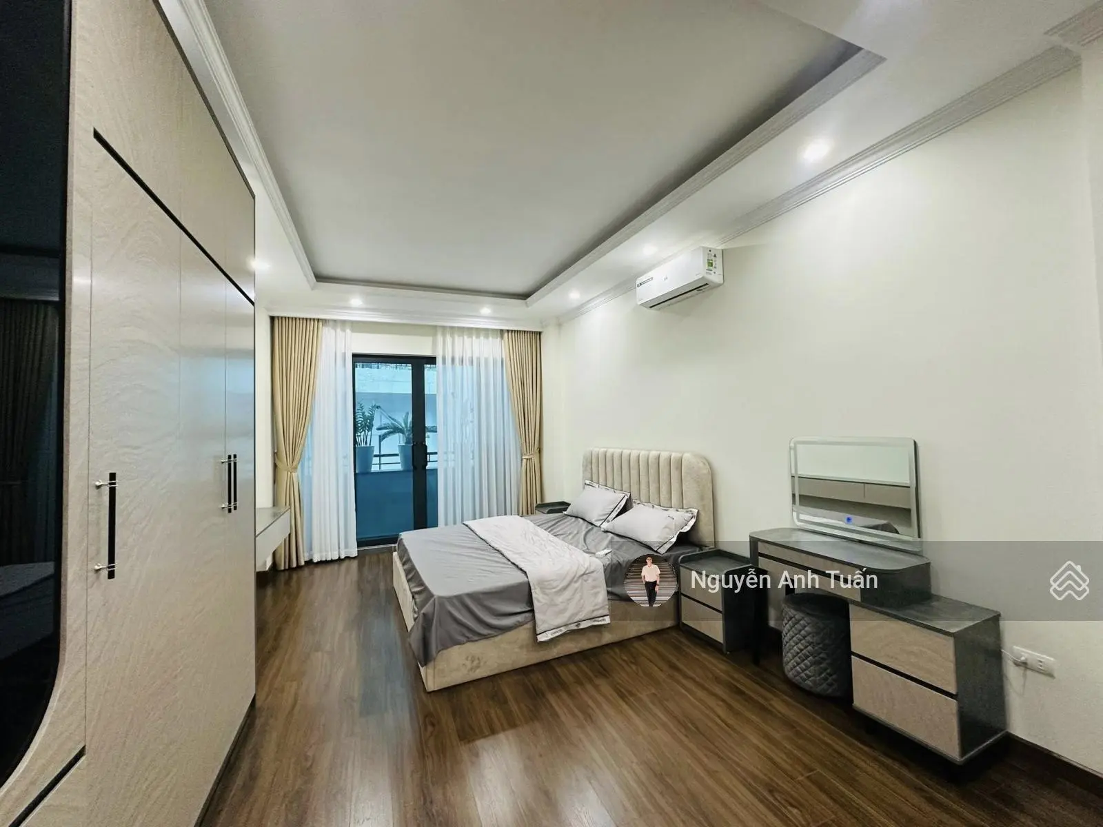 Bán nhà phố Nguyễn Văn Huyên, Cầu Giấy 7 tầng thông sàn ô tô tránh ngõ thông DT 45m2 x 7 tầng
