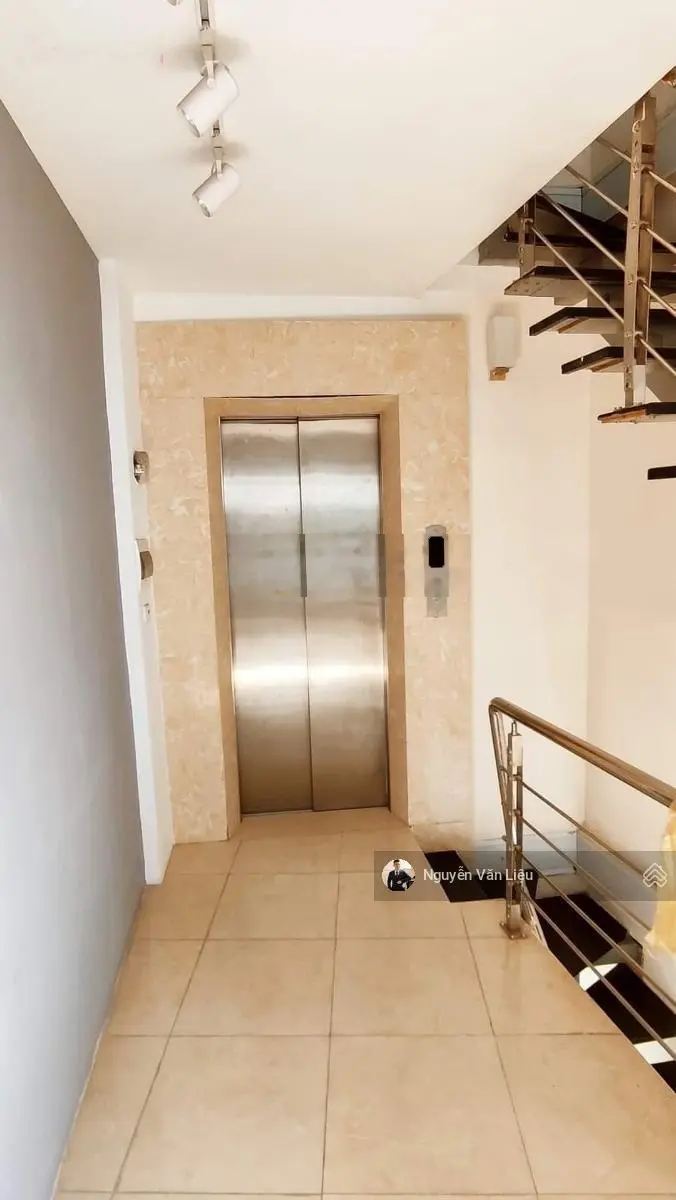 Mặt phố Võ Chí Công, Tây Hồ, thang máy, vỉa hè bóng đá, 130m2 6T MT 16m, giá 50 tỷ