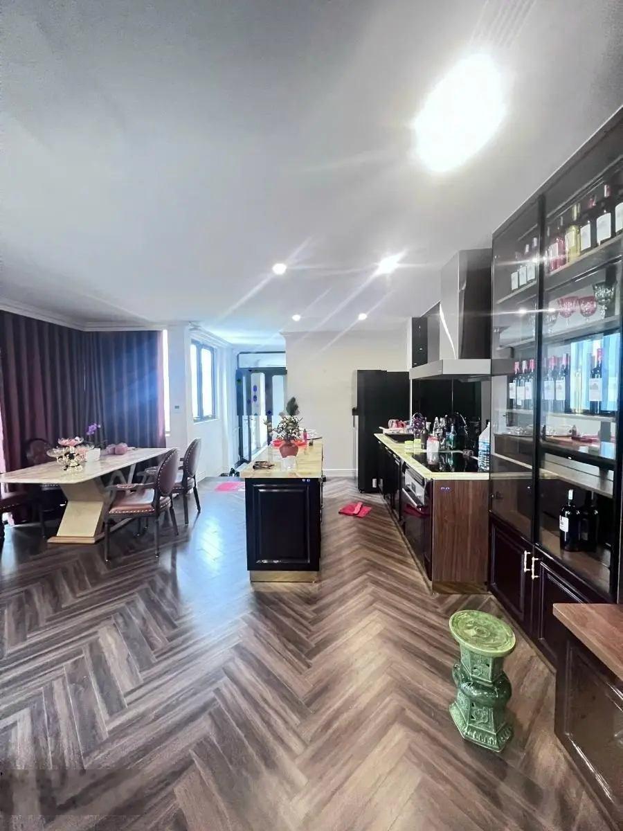 Nhà mặt phố vip lô góc - sổ đỏ - 105 m2 - mặt phố