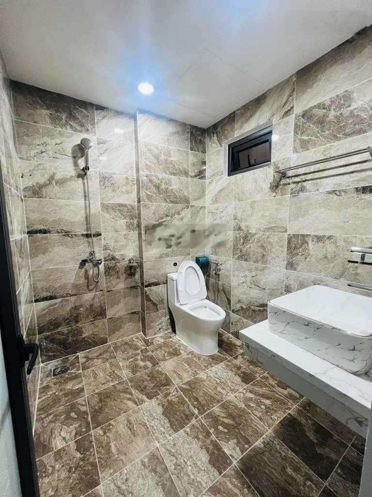 Bán nhà Hoàng Liệt, Hoàng Mai, ô tô qua, view hồ Linh Đàm, 5T, TM, 43m2, 10,3 tỷ