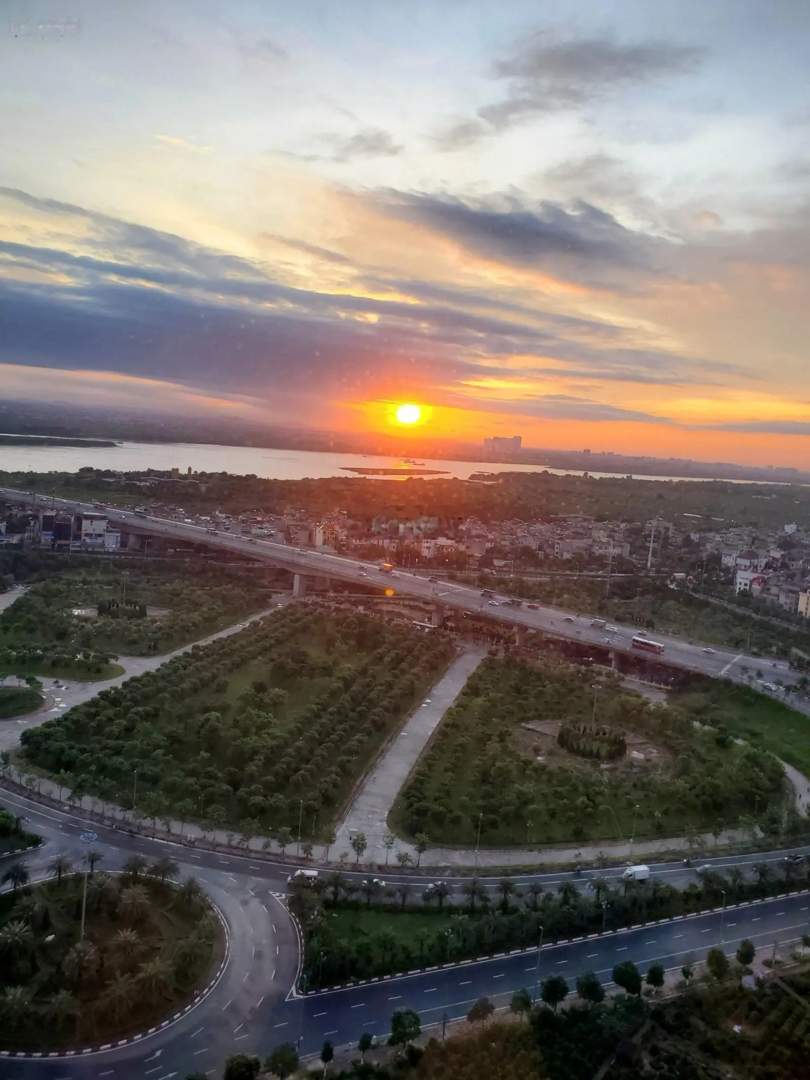 Tổng hợp quỹ căn hộ bán Sunshine Golden River Ciputra Phú Thượng Tây Hồ giá tốt nhất tháng 8/2024