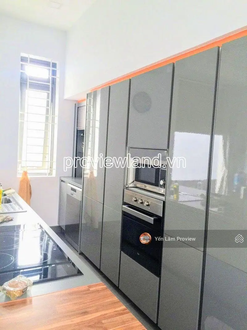 Bán biệt thự Thảo Điền, đường 64, DT 360m2, nhà đẹp, 2 tầng, ngay trung tâm
