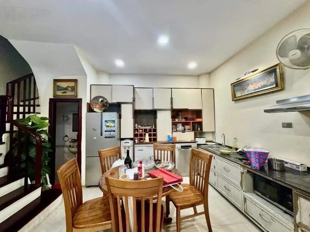 Duy nhất 1 căn còn sót lại nhà ngã 3 cát linh -tôn đức thắng- quận đống đa- view sân chơi lô góc