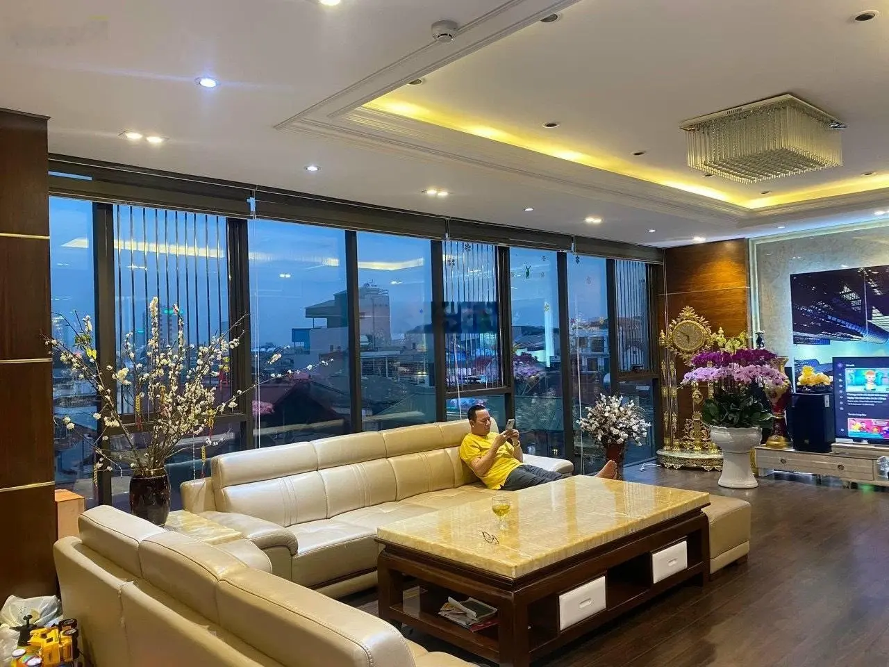 Bán căn chung cư duplex Yên Hòa Park View diện tích là 240m2, NT cơ bản nhà đẹp giá tốt 24 tỷ có TL