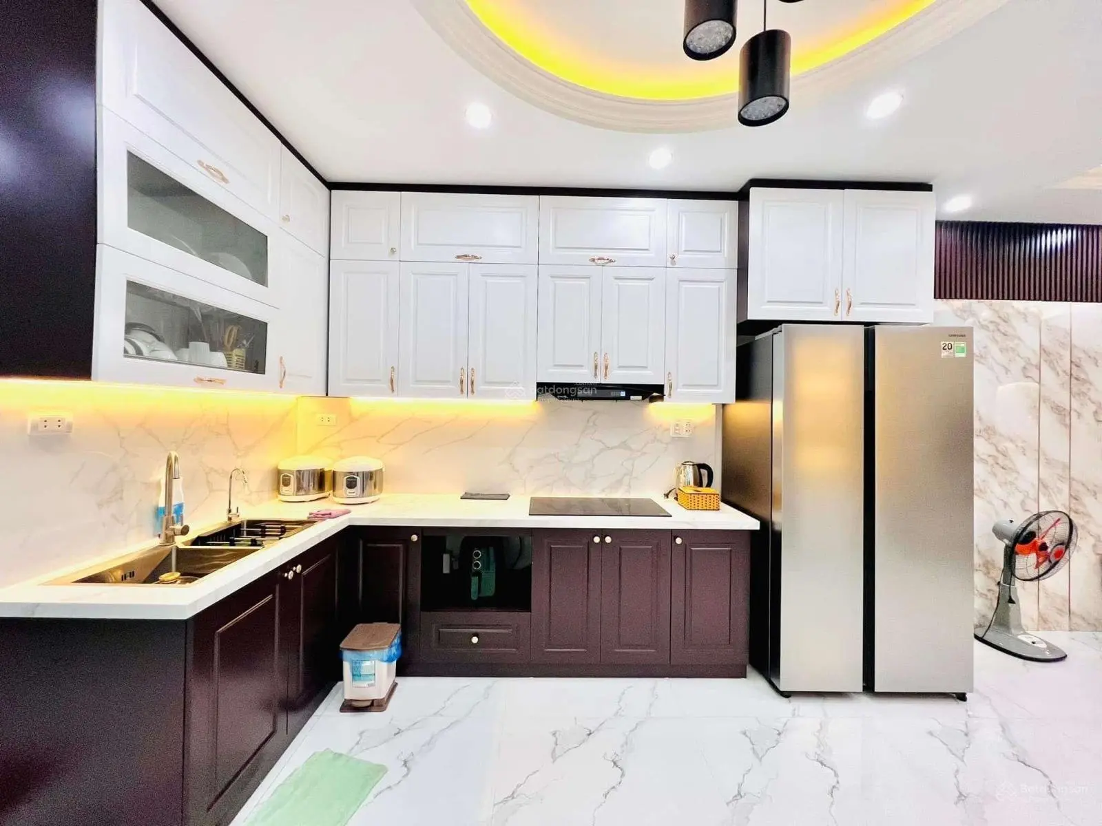 Bán nhà Phố Đông Tác trung tâm Đống Đa 20m ra Phố 51m2 6 Tầng thang máy nhà đẹp 6 Phòng Ngủ