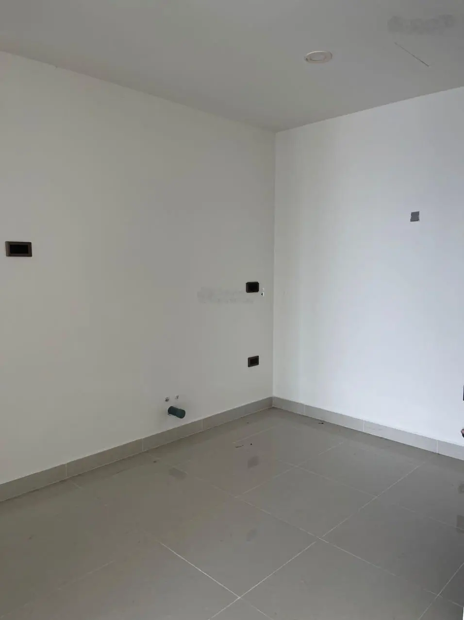 Chủ kẹt tiền bán gấp căn hộ 88m2 Saigon Royal quận 4 giá tốt