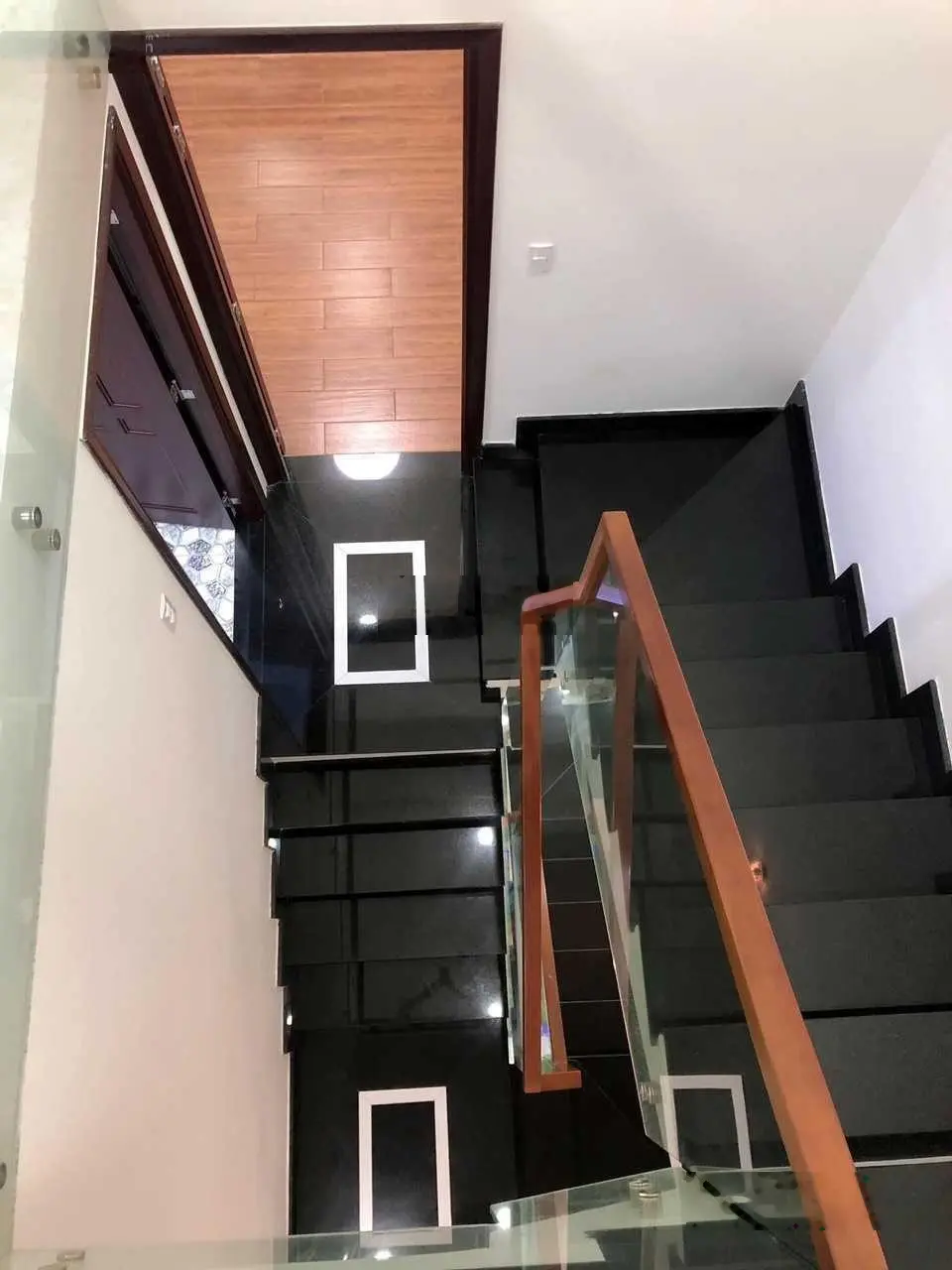 Kẹt tiền chủ cần bán gấp nhà phố đã có nội thất đẹp giá 1,650 tỷ, công chứng sổ ngay