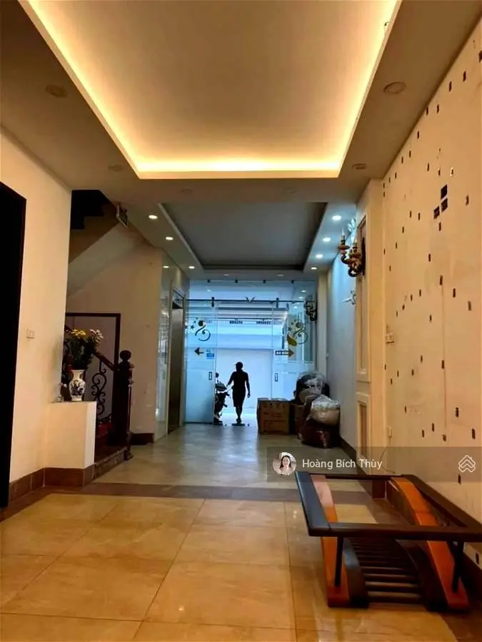 Bán biệt thự đẹp- Ngõ 19 Liễu Giai- Khu phân lô quan chức- Ở sướng- 160m2- MT: 8m- 40 tỷ
