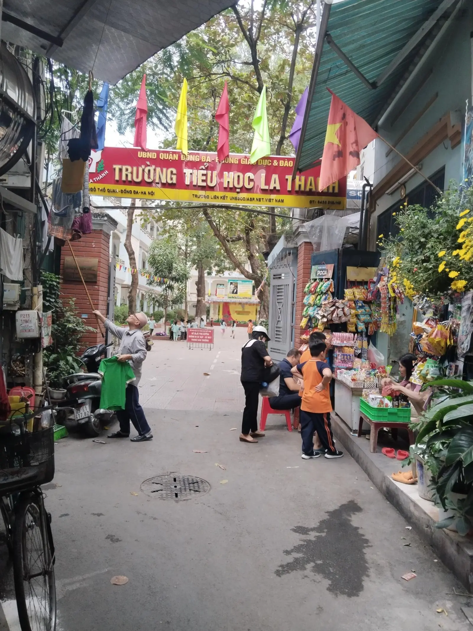 Bán nhà Đê La Thành 60m, MT 4,8m nhà 4 tầng ngõ thông, trải nhựa, ôtô cách 15m