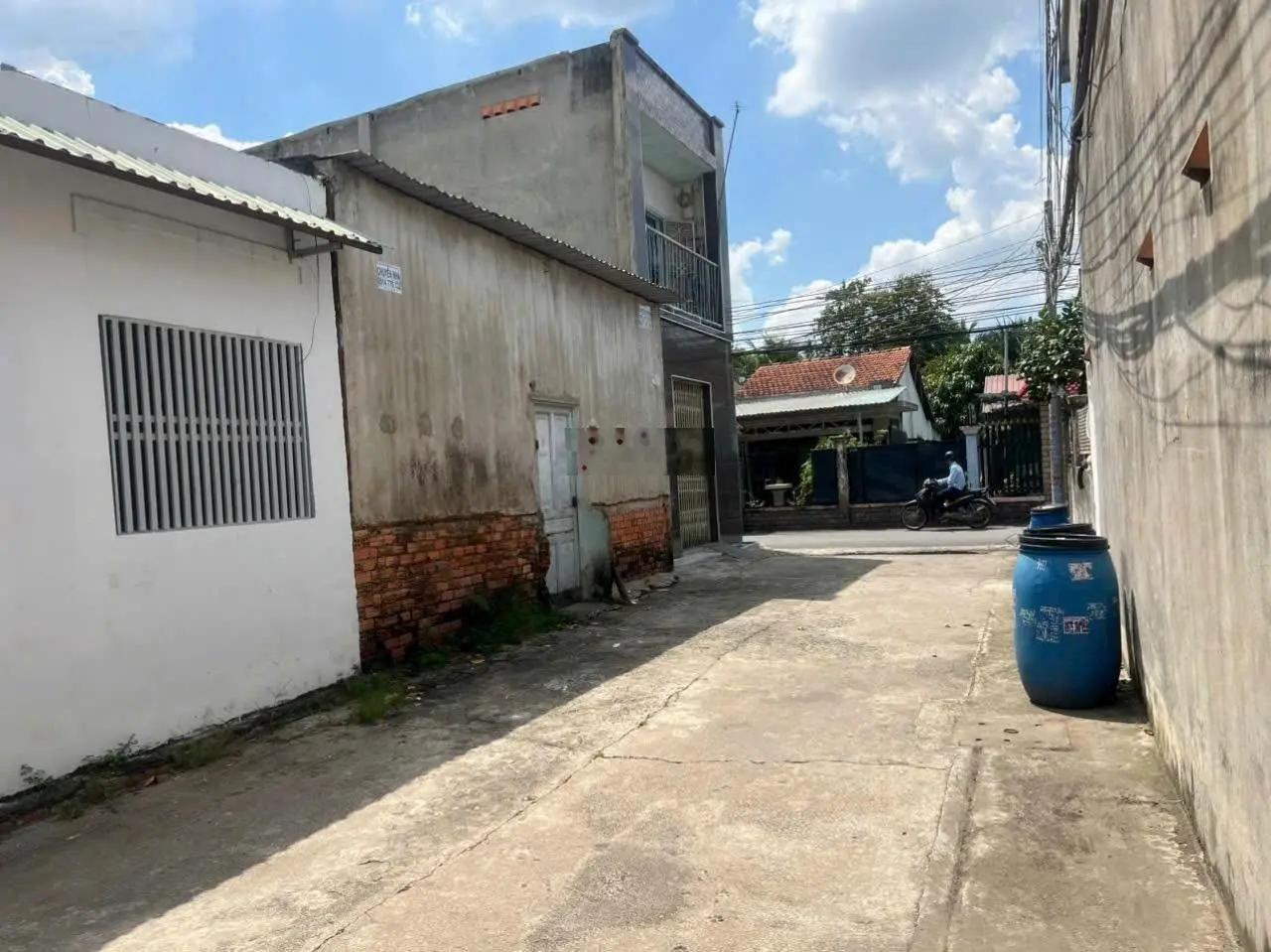 Căn nhà cấp 4 có 2 mặt tiền đường DT 76m ngang 6m ngay cầu Vĩnh Bình, đường nhựa xe tải