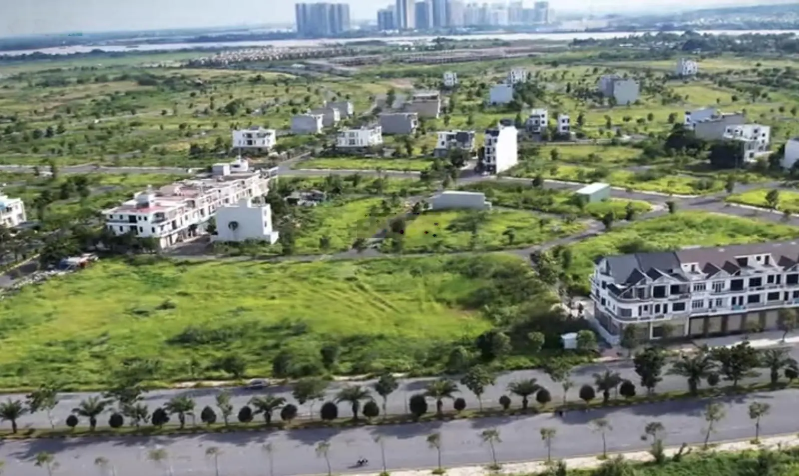 Cần bán gấp lô đất khu đô thị Long Hưng City diện tích 100m2 giá chỉ 2tỷ1