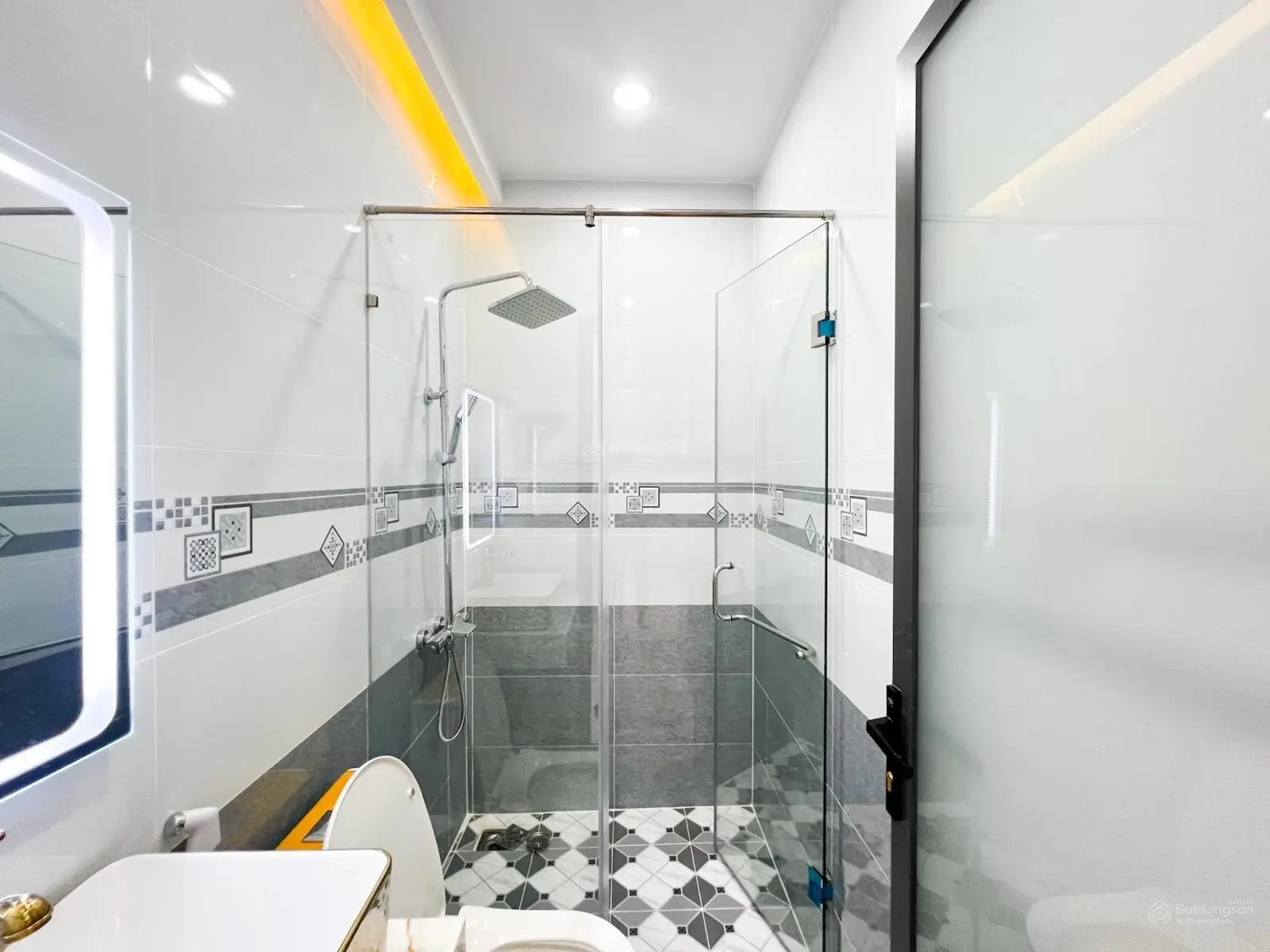 Bán nhà mới sổ riêng KDC The Sun Thị Trấn Nhà Bè - 3 lầu full nội thất