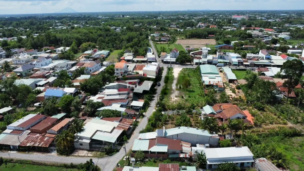 Cần bán nhanh lô góc 120m2, giá rẻ, chính chủ, sổ hồng riêng, giá hợp lí, 90m thổ