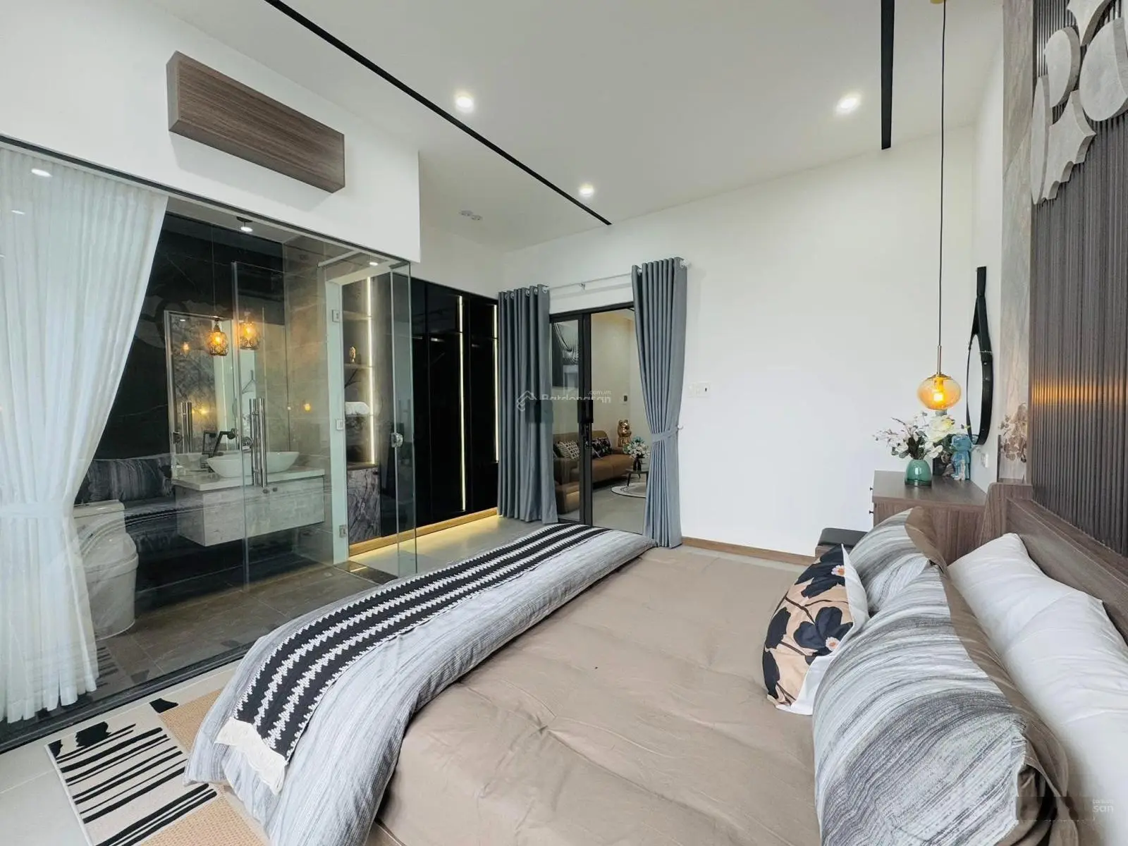 Bán gấp nhà Hồ Văn Huê, P9, Phú Nhuận, giá mềm, DT 57,6m2. Giá 3,1 tỷ