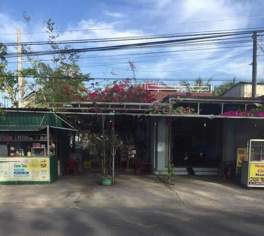 Mặt tiền Lê Minh Công đối diện trường tiểu học Tân Phước 3