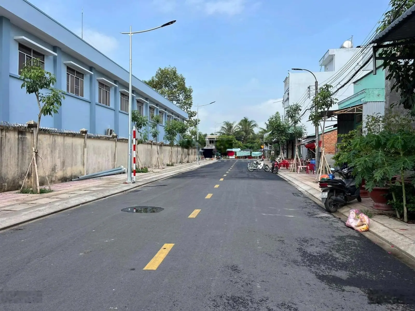 Bán ngộp đất vị trí đẹp MT Trương Văn Kĩnh, P1, Trà Vinh. DT 5x20, 100m2