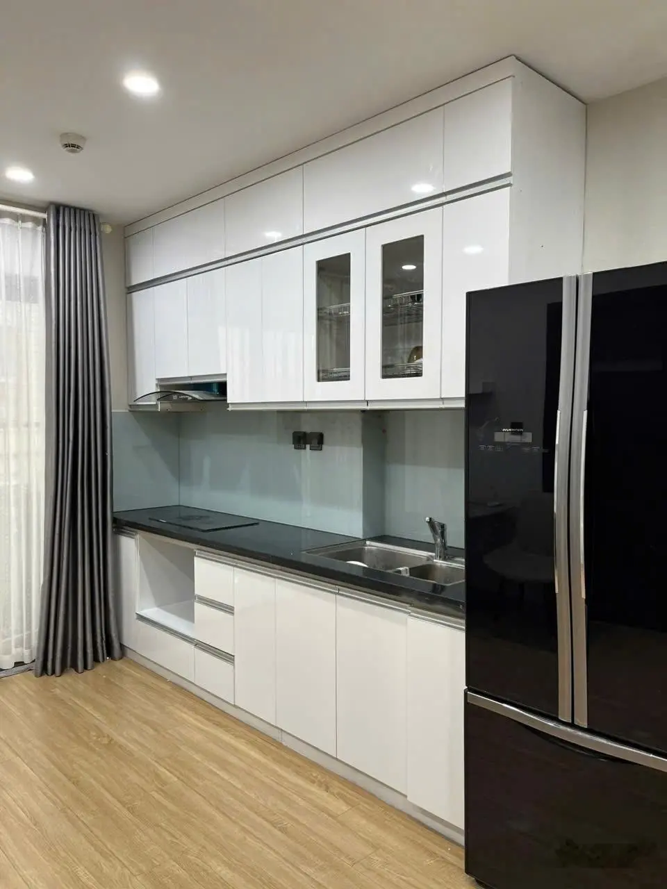 Bán căn 2 ngủ tầng trung, hướng siêu mát, vị trí trung tâm quận Cầu Giấy. LH xem nhà 0343 191 ***
