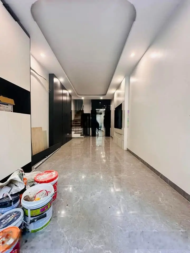 Bán nhà ngay ngã tư minh khai bạch mai. diện tích: 38m x5 tầng. lh: 0916990560